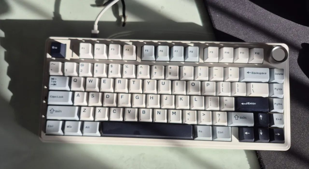 Teclado Gamer Aula F75 RGB Trimode 