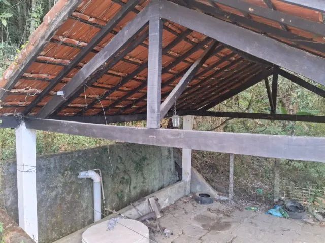 VENDO ESTA CASA COM 3 QUARTOS COM  BOM DESCONTO PARA REFORMAR - Foto 4
