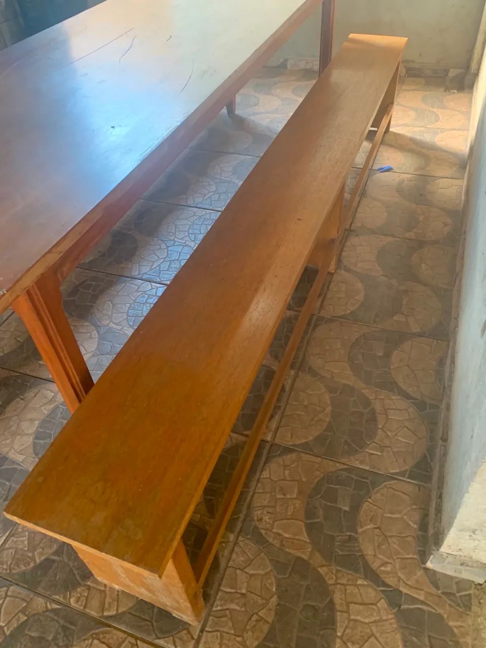 Mesa de Mogno com 2 bancos de cerejeira - Foto 3