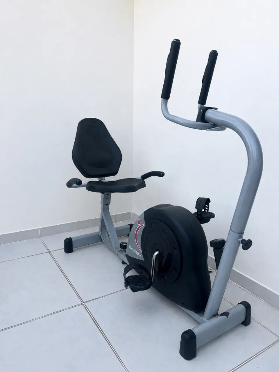Bicicleta ergométrica meg 5000 - Foto 3