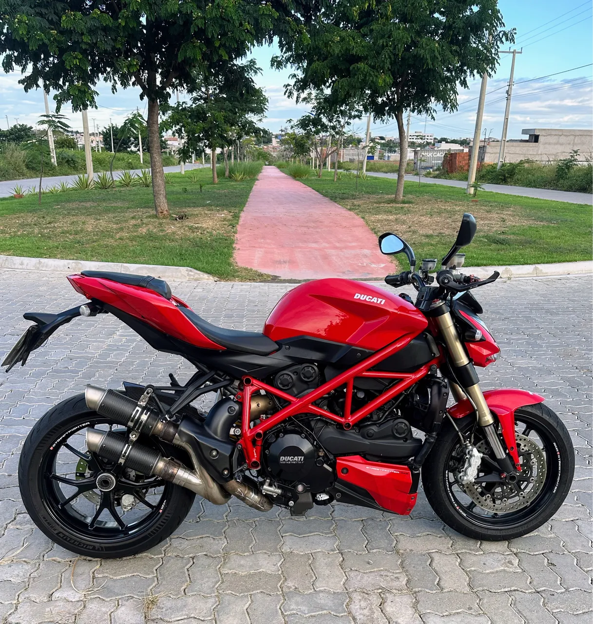 Motos Ducati Streetfighter 848 no Brasil