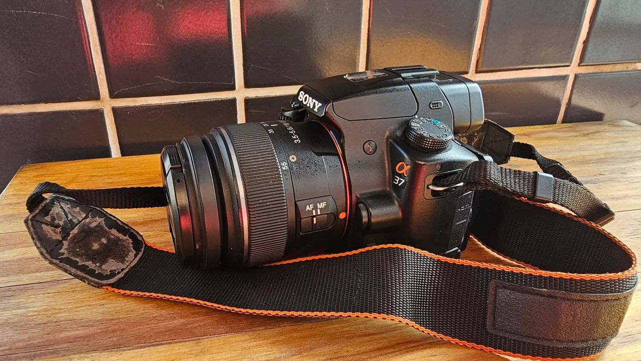 Camera DSLR SONY SLT-A37 