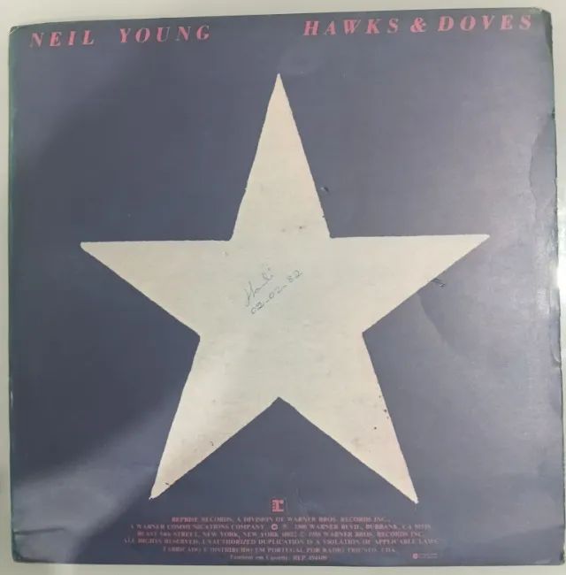 LP vinil Neil Young Hawks & doves