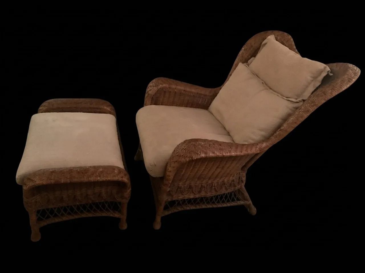 Poltrona em Rattan com banqueta ARTEFACTO - Foto 2