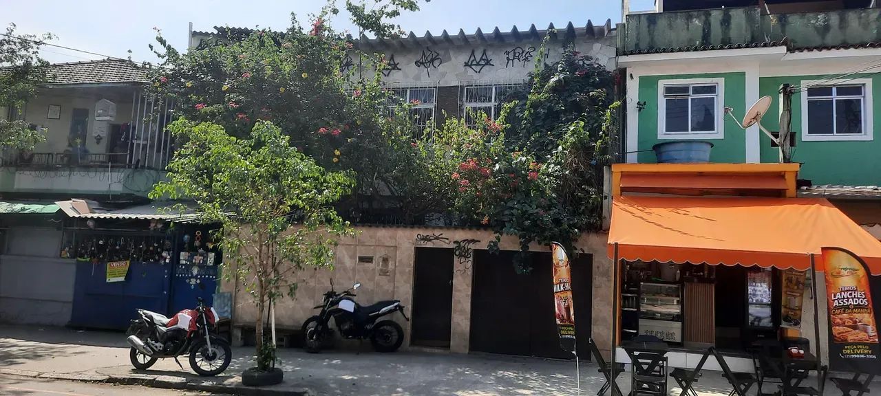 Casa ampla em Benfica, próximo a CADEG