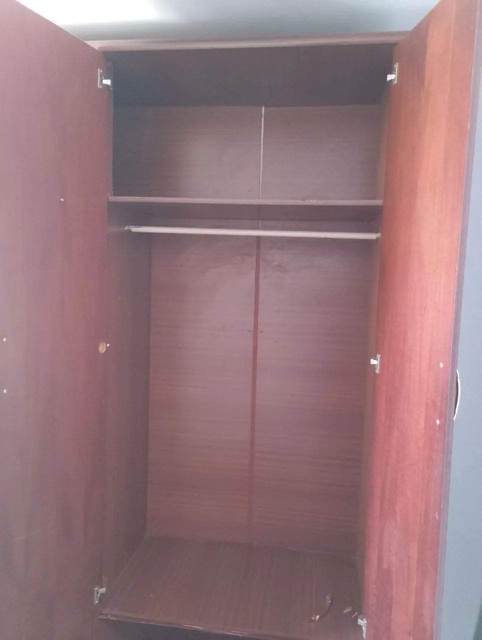 EXCELENTE GUARDA ROUPA  - Foto 3