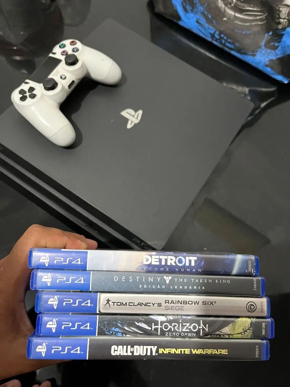 Vende se ps4 PRO 