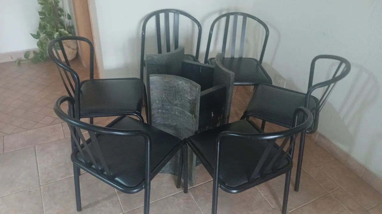 Vende se 6 cadeiras semi nova  - Foto 4