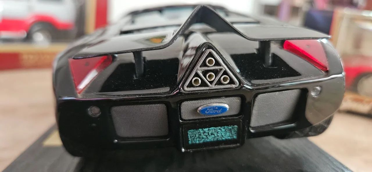 Carro miniatura Ford Gt90 1:18 - Foto 3