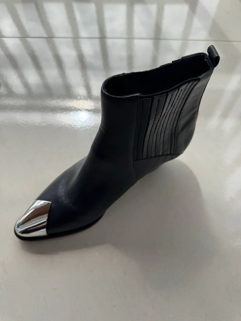 Bota de cano curto Schutz - Foto 2