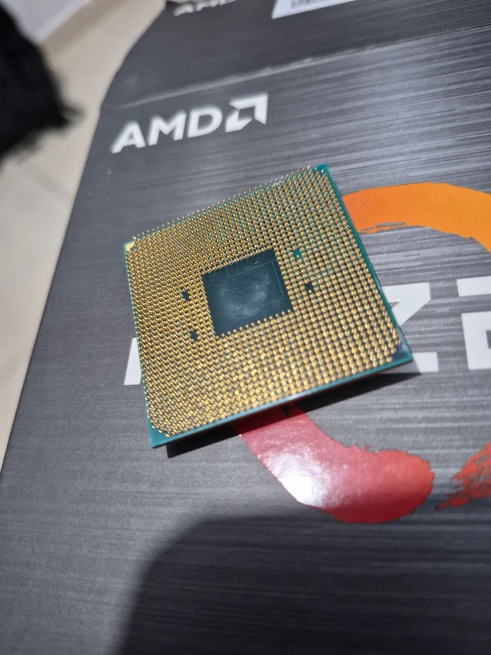 Processador AMD Ryzen 3 2200G + Cooler Original Wraith Stealth - Vídeo Integrado Vega 8
