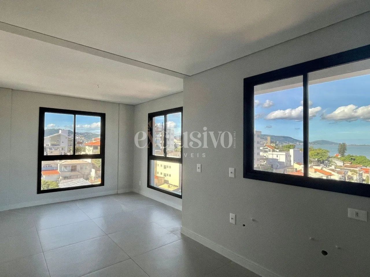 Apartamento 3 dormitórios em Coqueiros - Foto 6