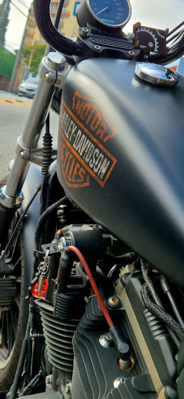 Harley 883 R