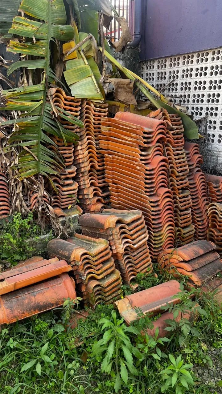 Telhas de barro  para doação 