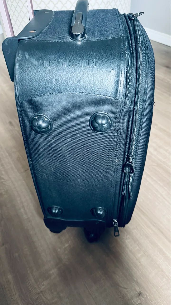 Vendo mala com rodinhas em ótimo estado de conservação  - Foto 2