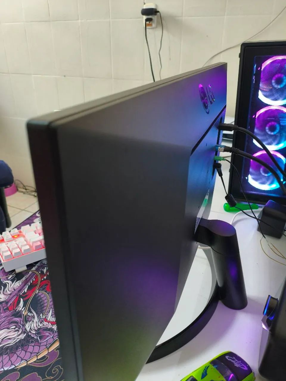 Monitor gamer LG entre 24 e 28 polegadas quase 4 meses de uso  - Foto 4