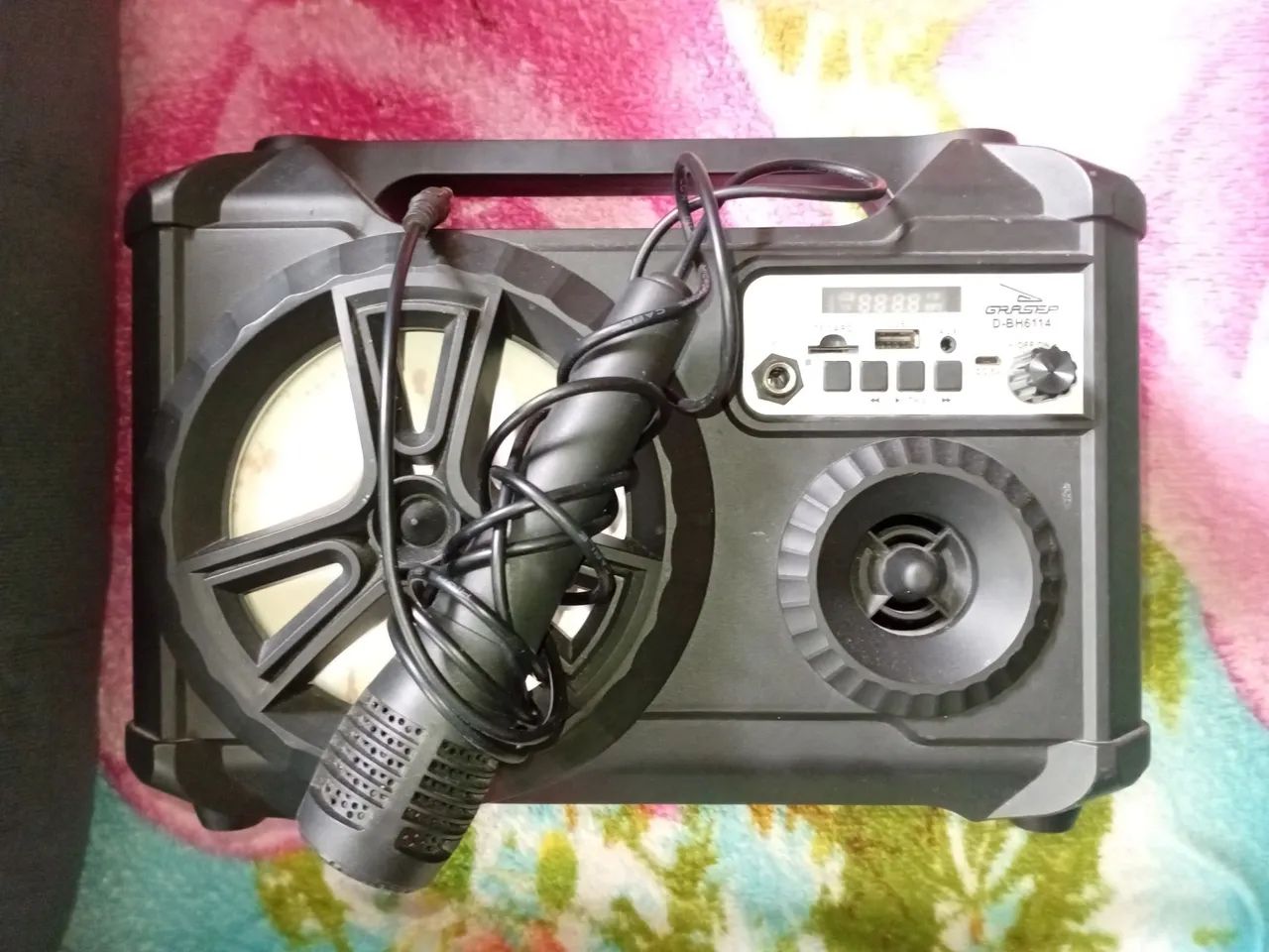 Caixa de som + microfone 