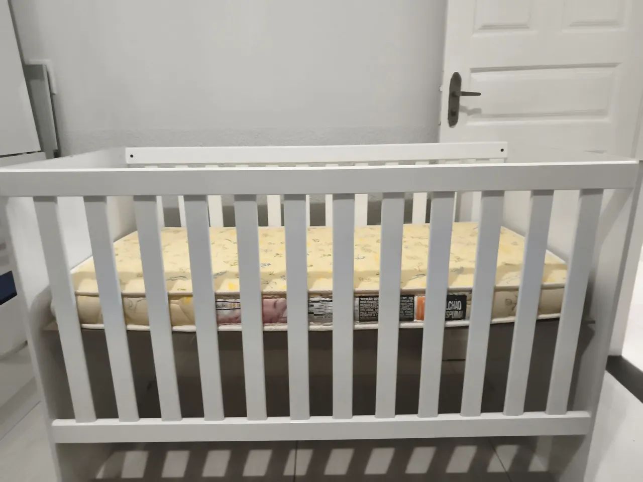 Berço com colchão 