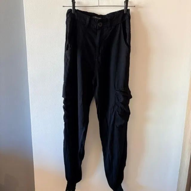 calça preta cargo