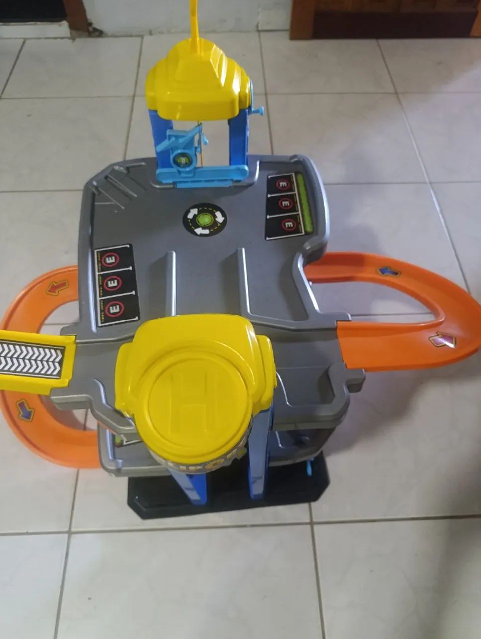 Pista e Garagem de carrinhos