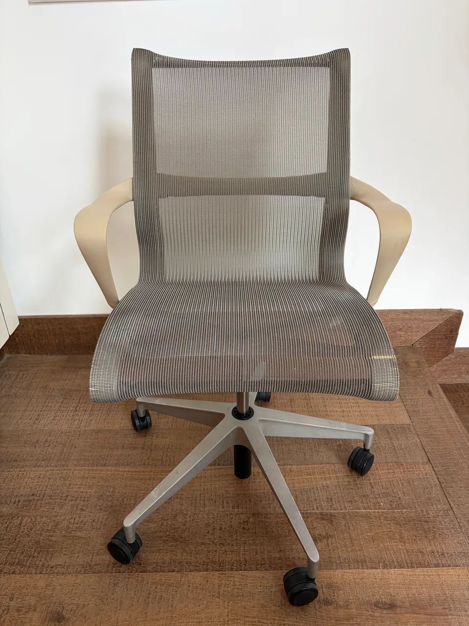 Cadeira Herman Miller original modelo setu - Foto 2