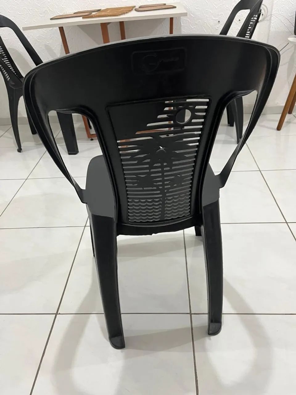 Cadeira de Plástico GRESS (Preta) - Foto 2