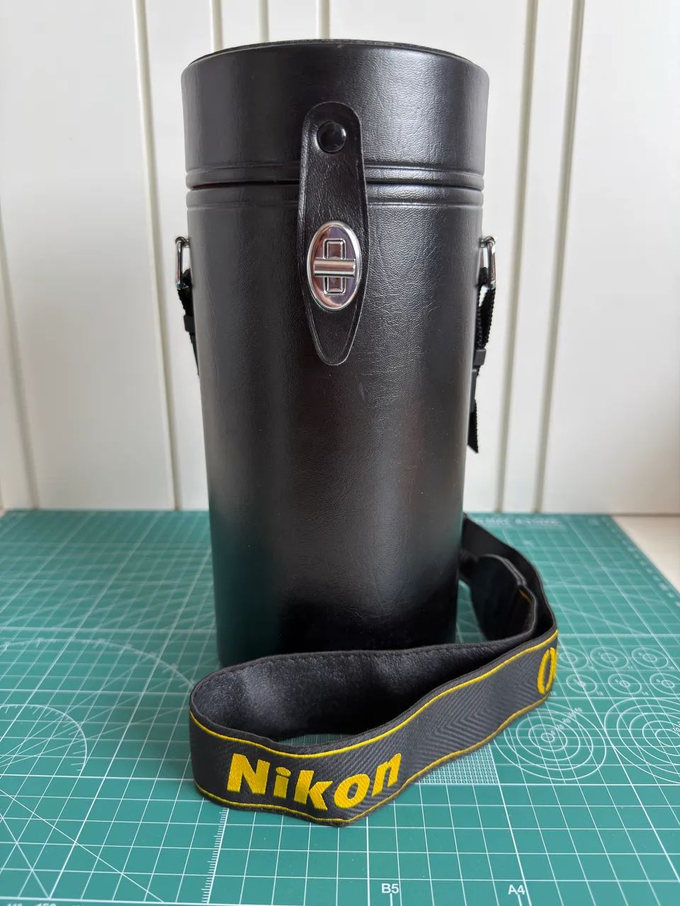 Nikon CL-45 Hard Case em couro + Alça Nikon D800 - Excelente estado