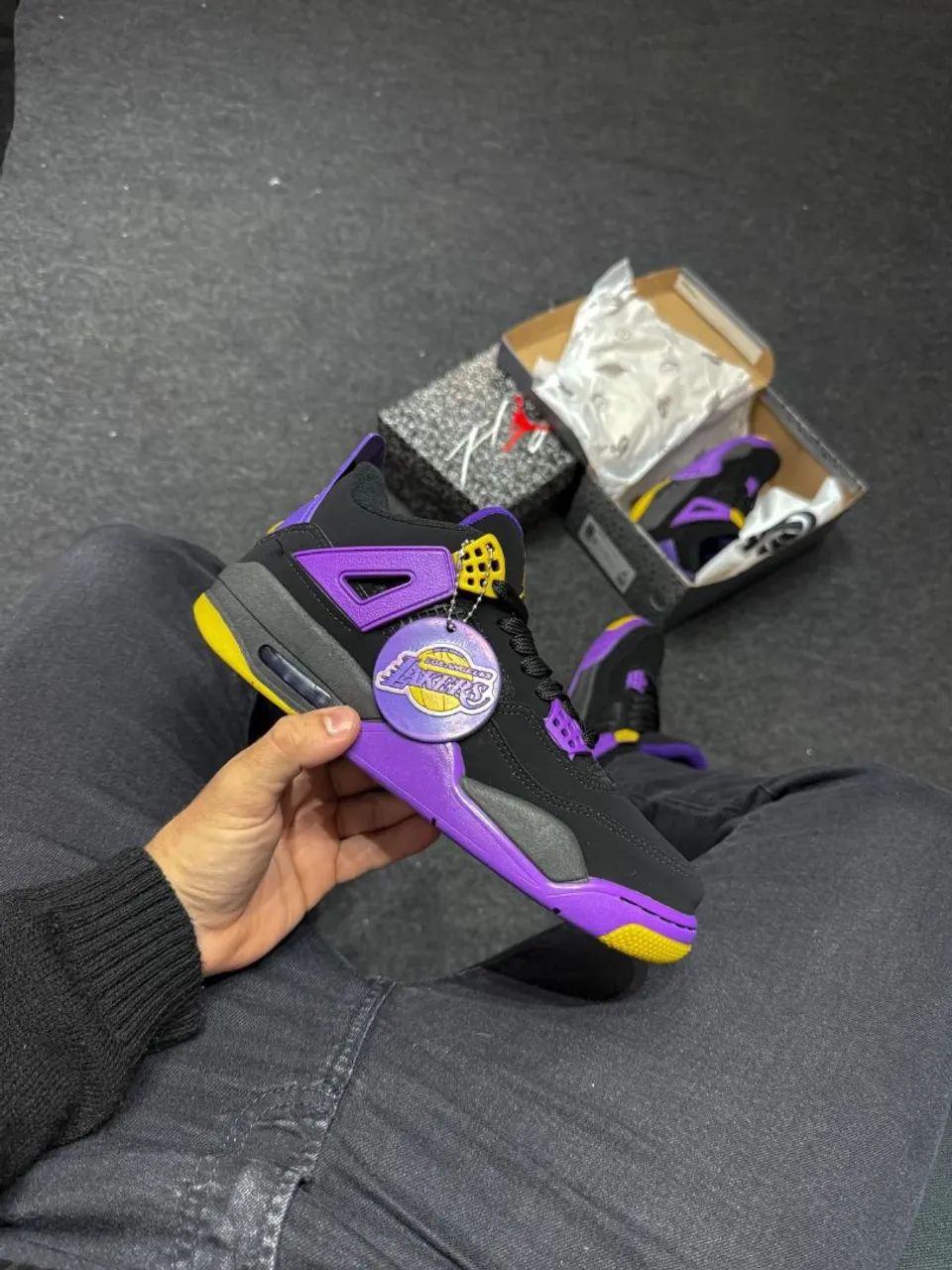 Jordan retro 4 LAKERS EDIÇÃO ELIMITADA - Foto 2