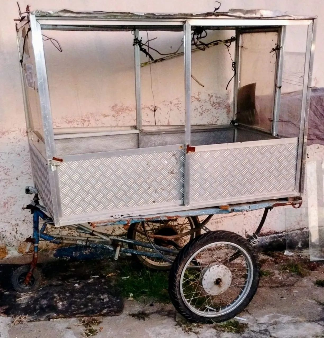 Barraca  pipoca ou doce tipo triciculo - Foto 2
