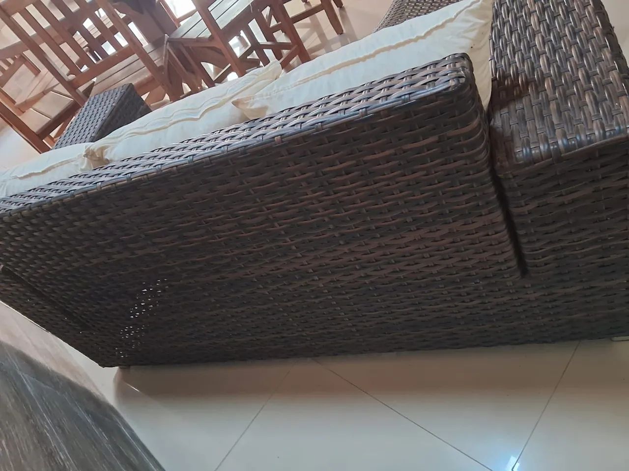 Vendo sofá de junco com mesinha para apoio de pés  - Foto 4