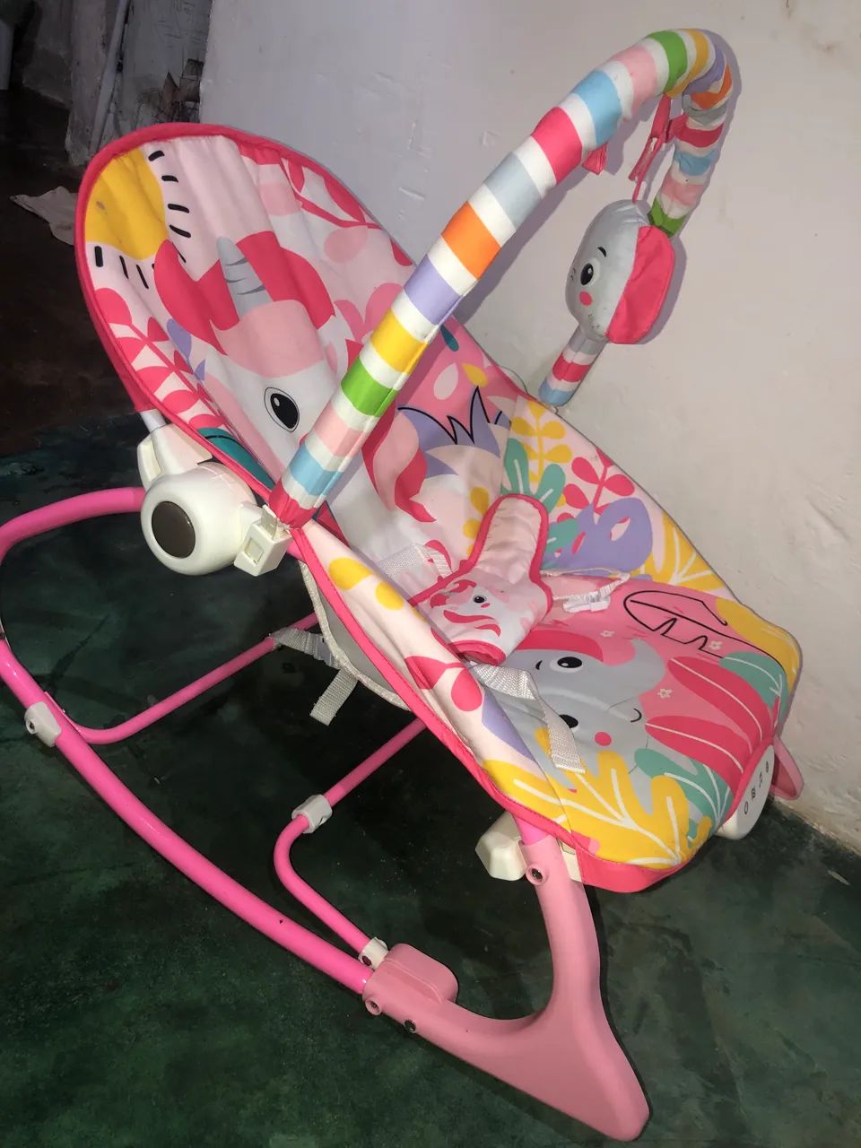 Vende-se Cadeirinha Vibratória  - Foto 4