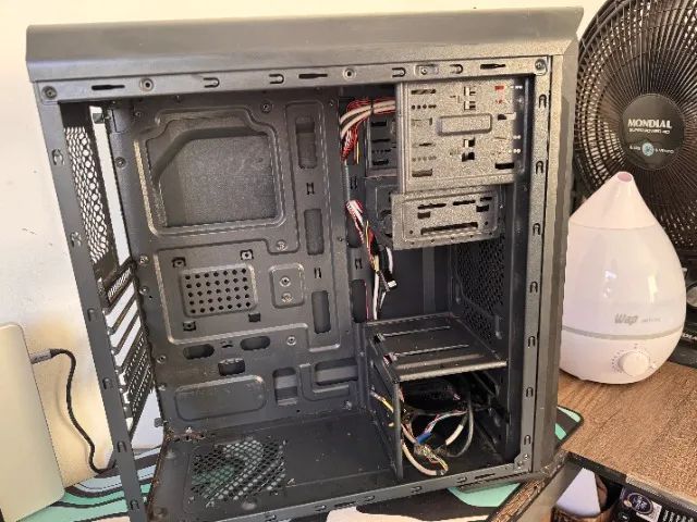 Gabinete Gamer Preto Mid Tower sem Tampa Lateral - Foto 5
