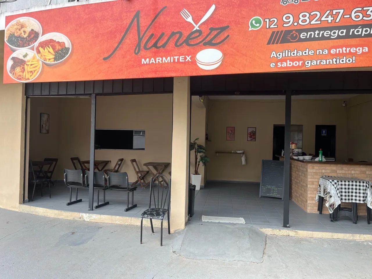Passo restaurante funcionando próximo ao centro