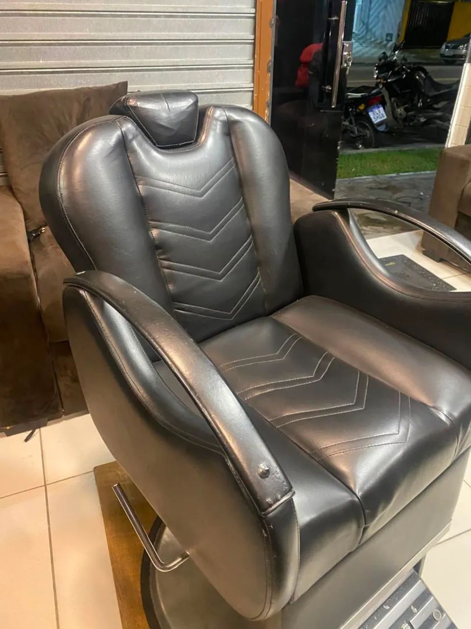 Cadeira de salão e barbearia profissional nova  - Foto 2
