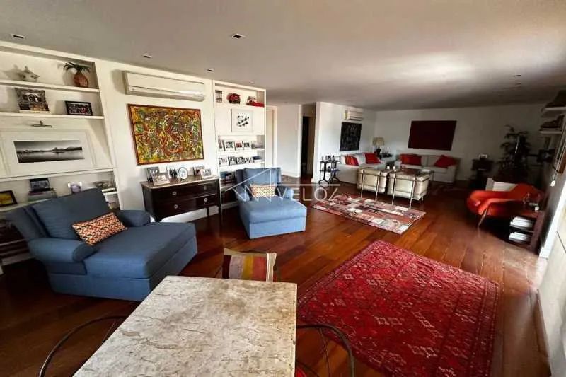 Apartamento : / Residencial / Lagoa