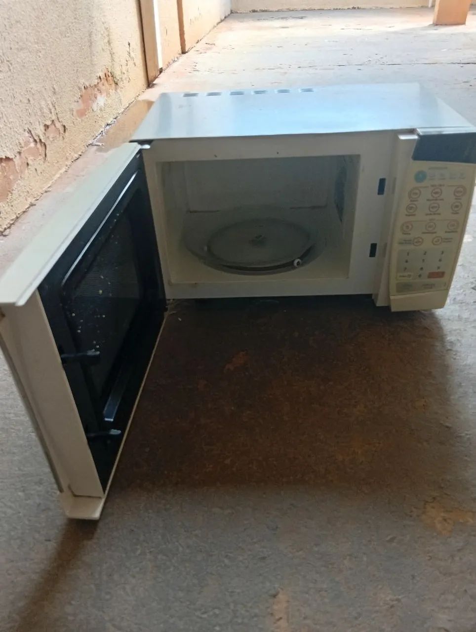 MICROONDAS COM DEFEITO  - Foto 2