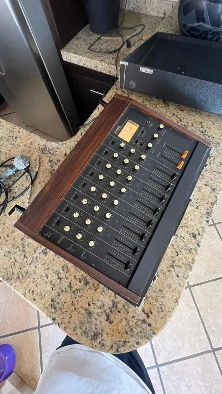 Yamaha PM-210 (mesa de som) - Foto 3