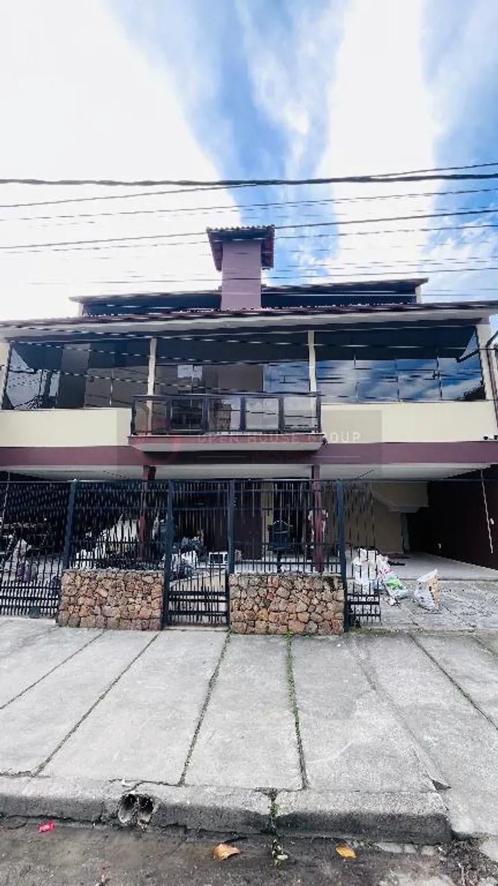 Casa a venda em São Francisco com 4 quartos, 550m²
