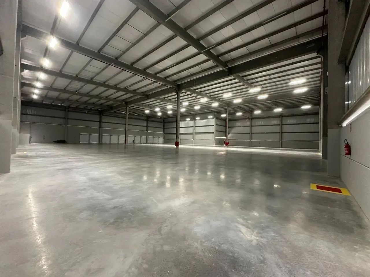 Galpão com área total de 4500m² no Civit II - Foto 4