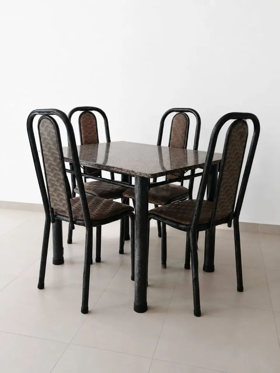 Mesa mármore 4 cadeiras