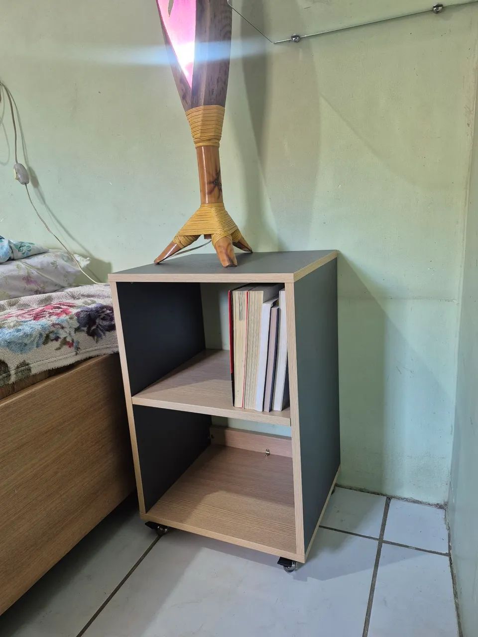 Criado mudo,com rodízios! - Foto 5
