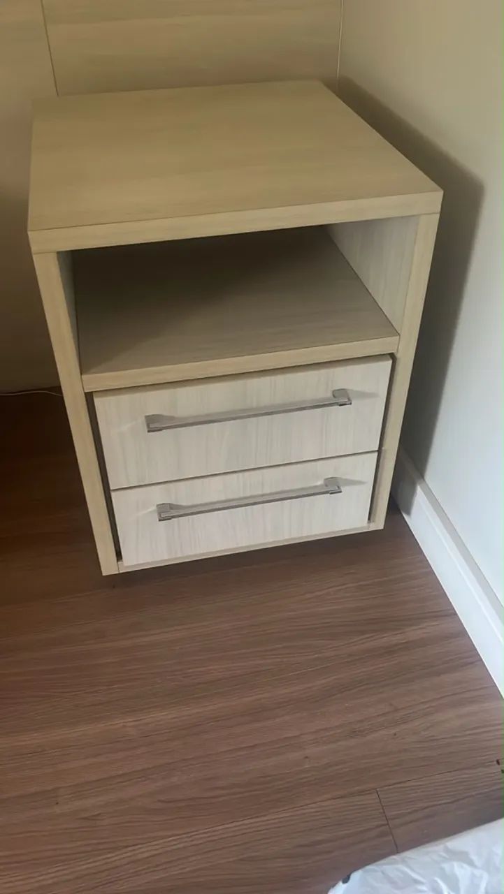 Mesa de cabeceira 