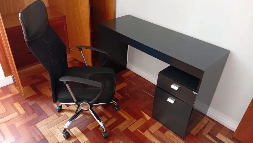 mesa de escritório com cadeira  - Foto 2