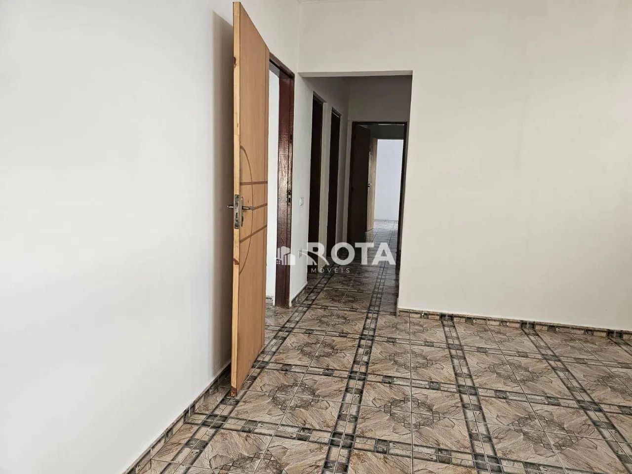 2 casas (frente com 2 quartos) + (fundo com 1 quarto) - Foto 5