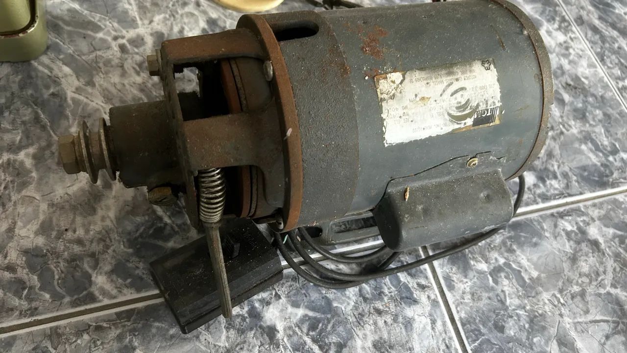 Máquina de overloque  - Foto 4