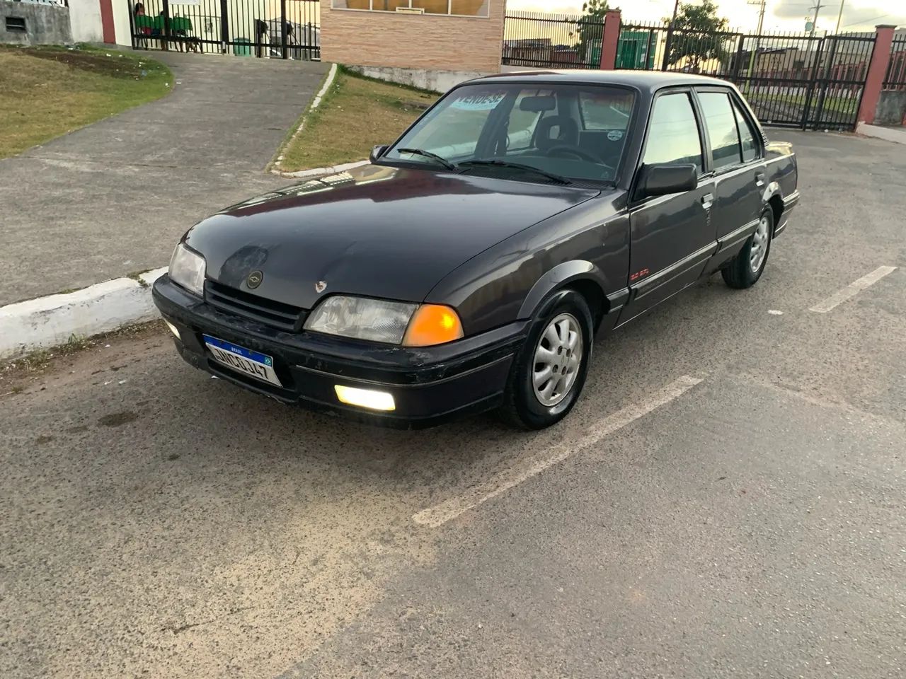 Chevrolet Monza GL 1.8 Efi/ SL/ L/ 650/barc. 2e4p (álcool) 1995