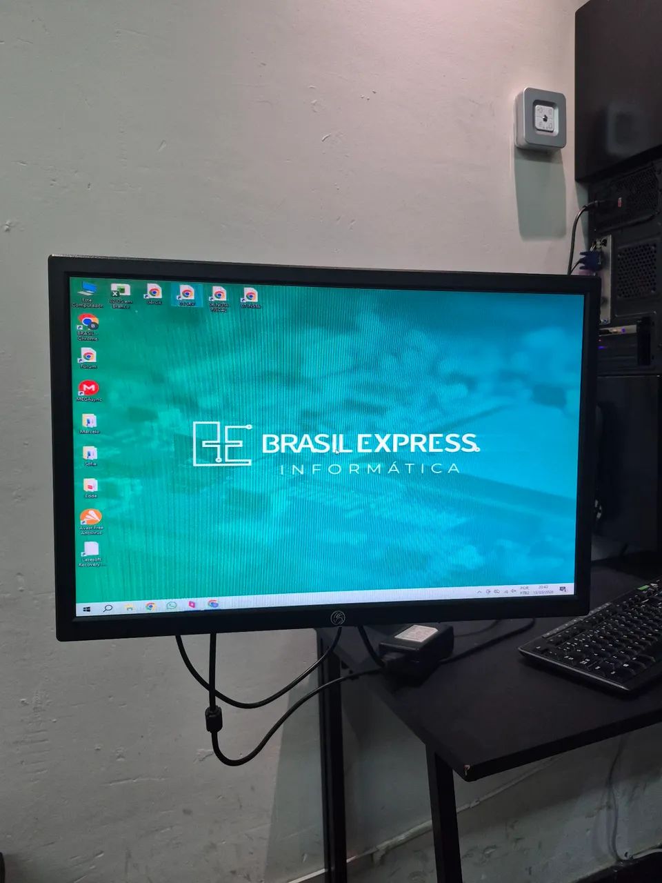 Monitor BCP 19 HDMI IV e VGA é braço articulado  - Foto 2