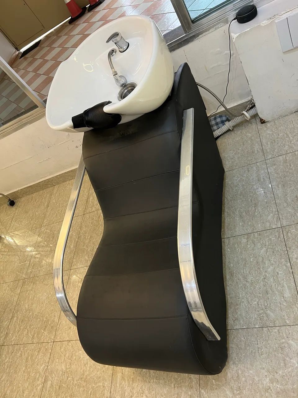 LAVATÓRIO EM BOM ESTADO 