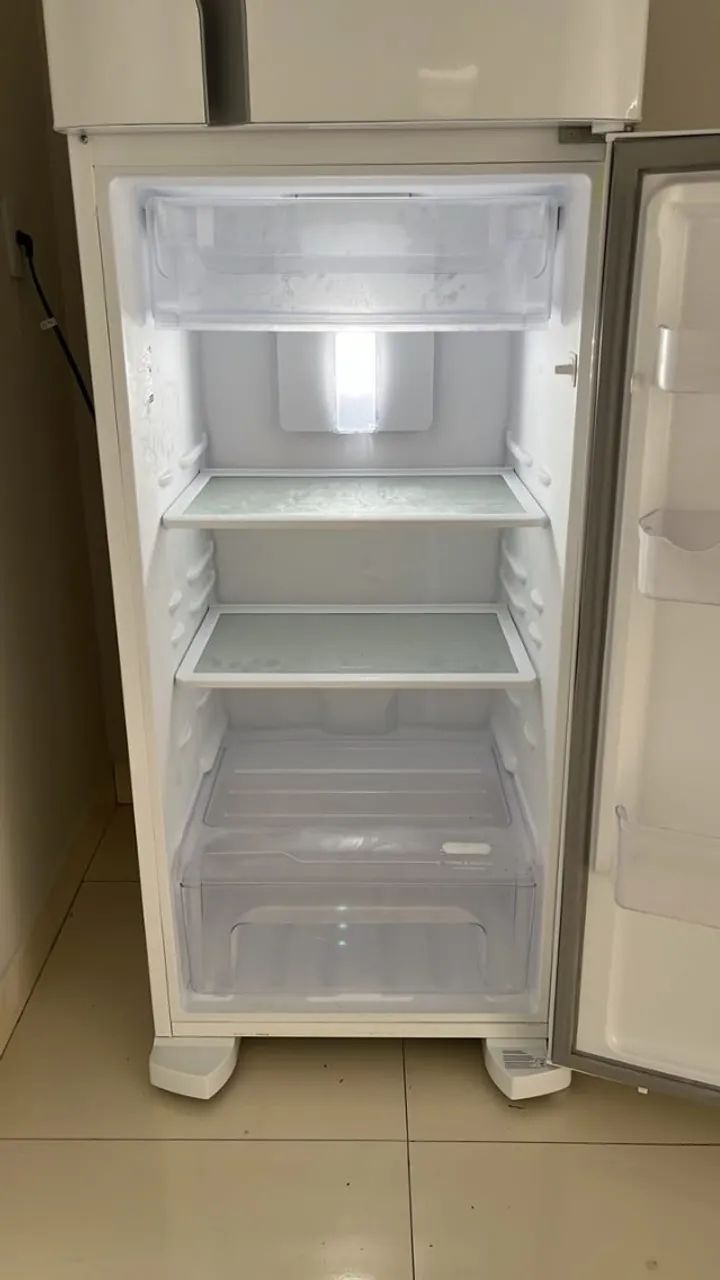 Geladeira Electrolux Frost Free - Foto 2