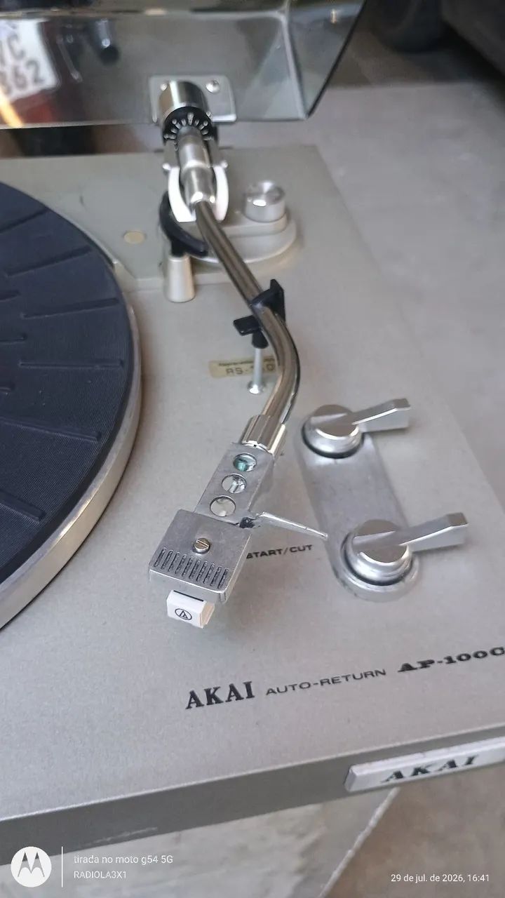 Toca discos Akai AP-100c - Foto 3